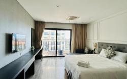 Wyndham | Studio | Balcony | Infinity Pool