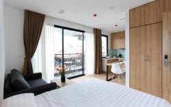 Quiet Hoang Quoc Viet Hotel & apartment