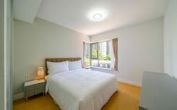 Tyms Modern 2BR 1 Living Room Suite in Xujiahui