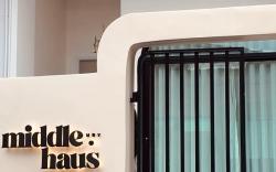 middle haus.hdy