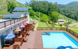 Taean Low Stack Pet Pension
