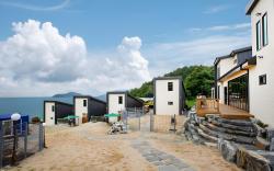 Geoje DogDog Pet Pool Villa Pension