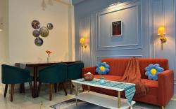 BeauMonde Suites-Spotlight (+ Movie theatre room)