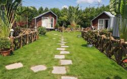 Oakridge Cottages 2BR with Pool by Homeyhuts