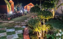 Oakridge Cottages 5BR with Pool by Homeyhuts