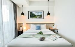 Industrial Modern Studio at West Vista By Travelio