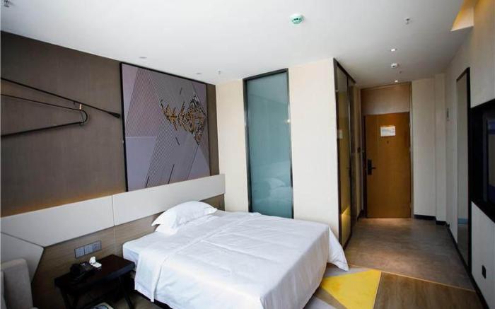 IU Hotels· Xincheng Haibing University Store
