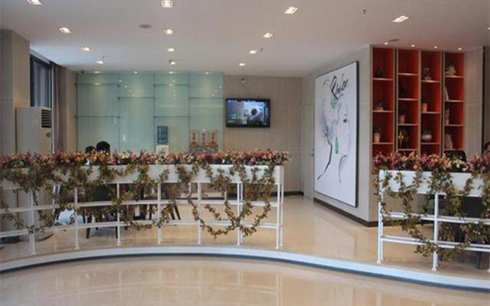 7 Days Premium Panjin Pedestrian Street Passenger Station
