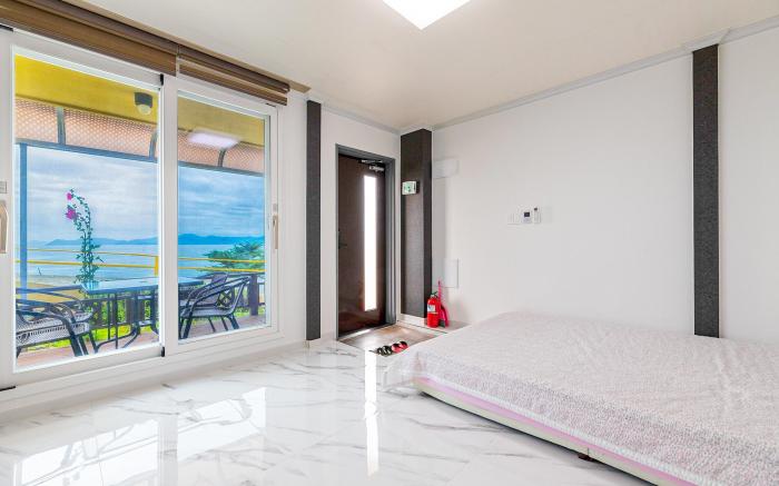 Namhae Modern Spa Pension