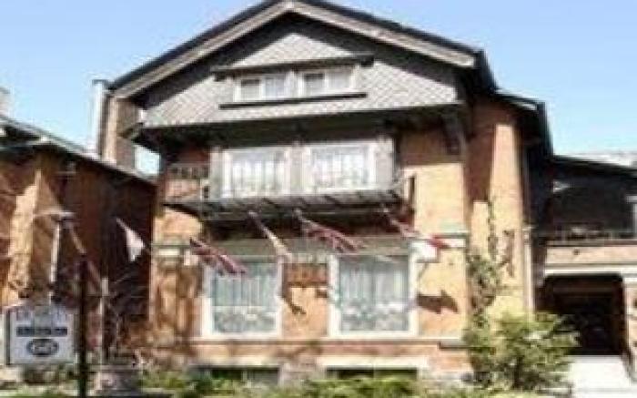 Victoria's Mansion Guest House