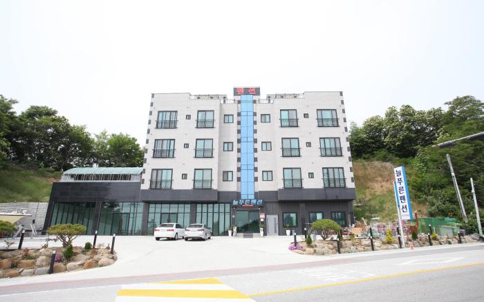 Samcheok Neulpureun Pension