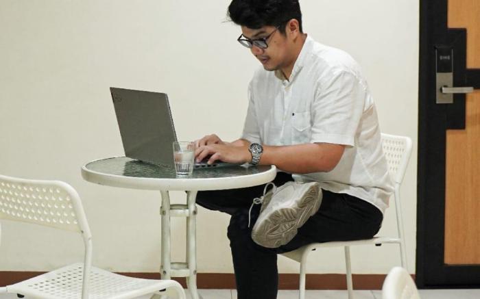 Hotel 18 (Requires Marriage Certificate)