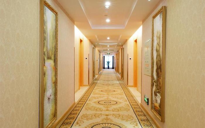 Vienna Hotel Hunan Yongzhou Lengshuitan District Government Square