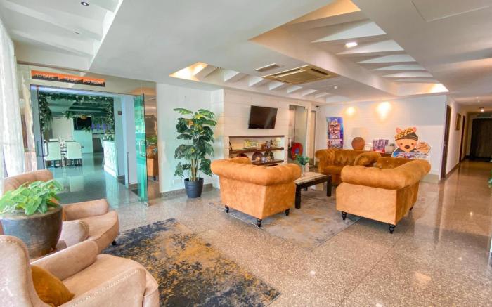 Queenspark Lovita Hotel