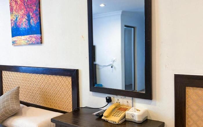 Queenspark Lovita Hotel