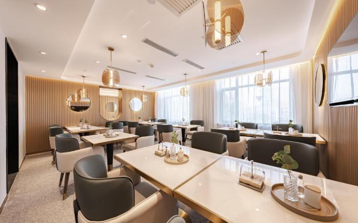 Atour Hotel Urumqi South Beijing Road Zhongyinggong Railway Station