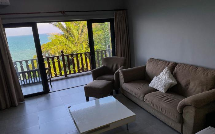 KUANTAN TEMBELING CONDOMINIUM SEAFRONT 3 BEDROOMS
