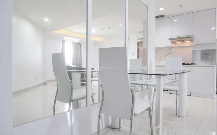 Spacious 3BR Green Central City Glodok By Travelio