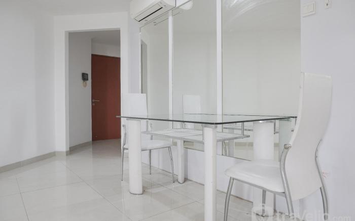 Spacious 3BR Green Central City Glodok By Travelio