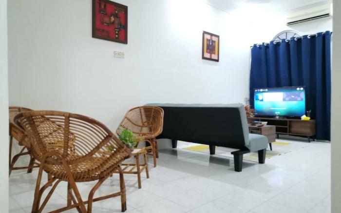 IIUM Younee Kuantan Homestay 3R2B 9pax Near UIA
