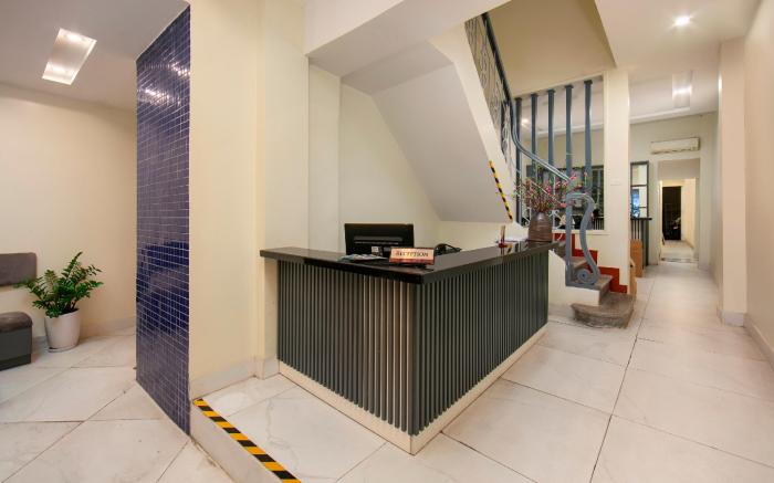 Queen Cafe Hotel & Pub