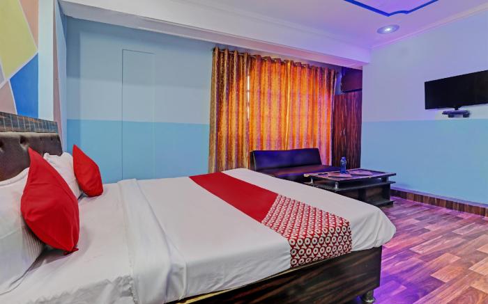 OYO 813807 Hotel WHITE SWAN