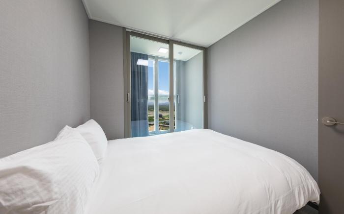 SC Beautiful Sacheon Port Front Hotel Room Season03