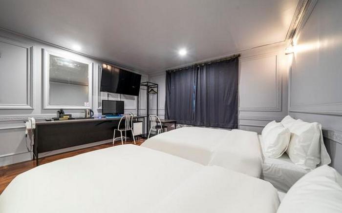 Gimpo Petite Hotel