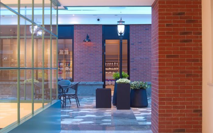 Wisdom Rose Hotel