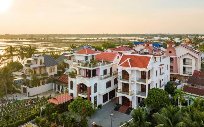 Laurel Tra Que Villa