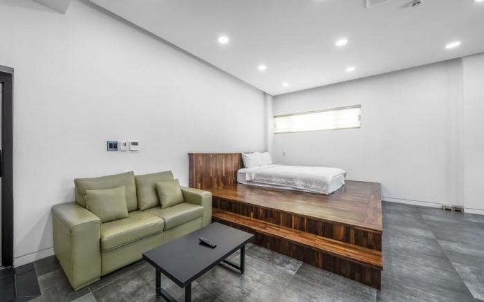 Pohang White 7 Dog Pool Villa