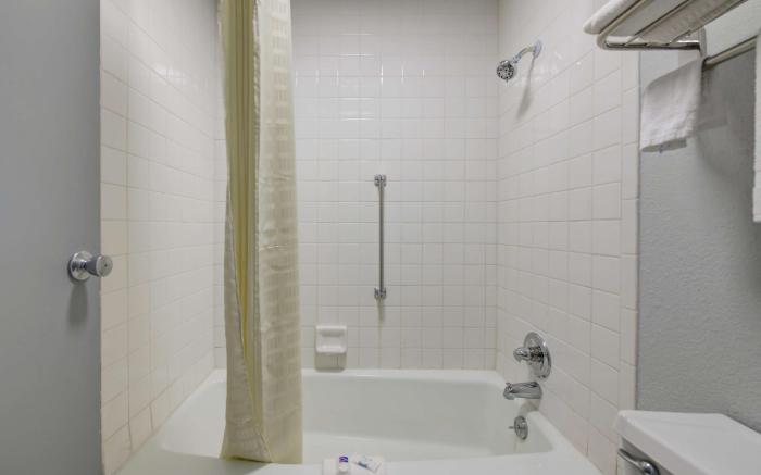 Motel 6 Chickasha, OK