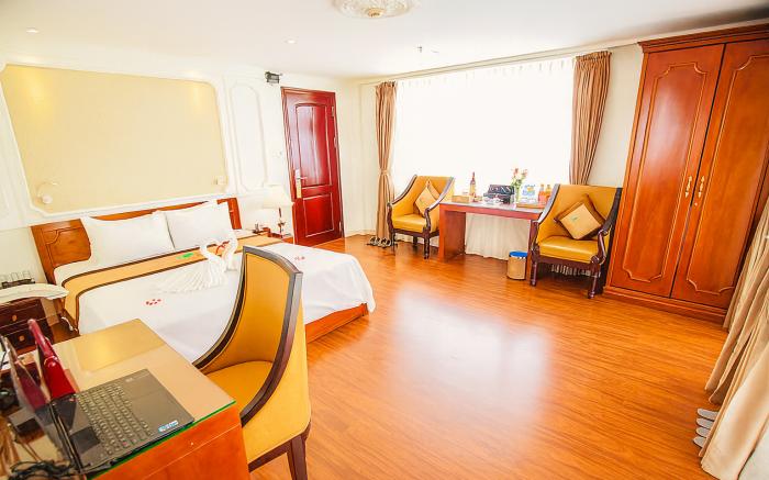 Orange Hotel