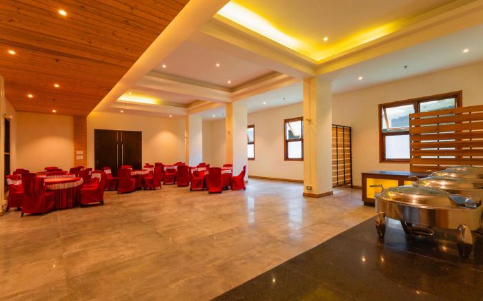 Yashshree Sanderling Mall Road