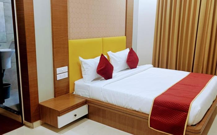HOTEL ORCHID VISTA