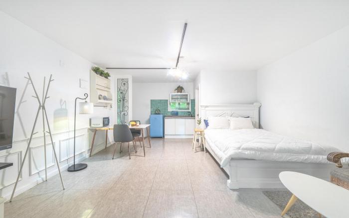Ganghwa Giverny Spa Pension