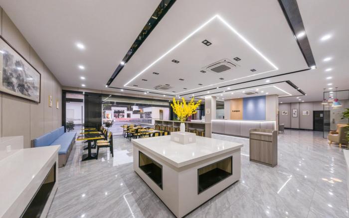 Home Inn Neo Shanghai Hongqiao National Exhibition Center Qibao Ancient Town Metro Station