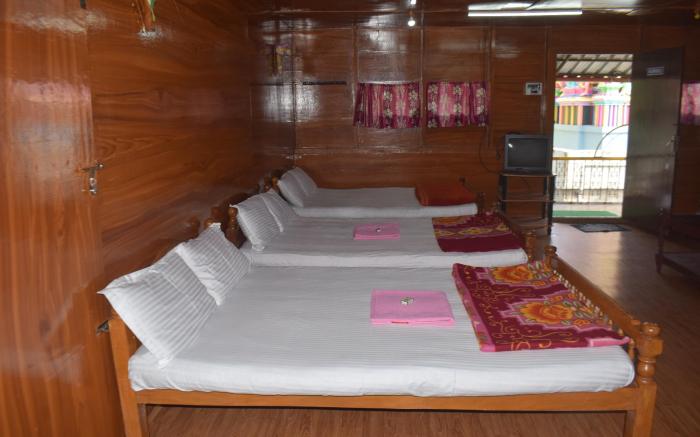 Wood House Home Stay Valparai