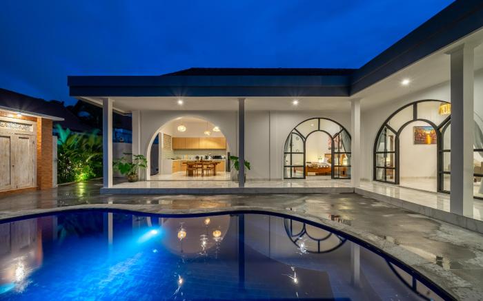 Omm*Luxurious 3BDR Villa with PrivatePool, Netflx!