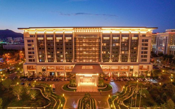 Zhangjiakou Grand Metro Park Hotel