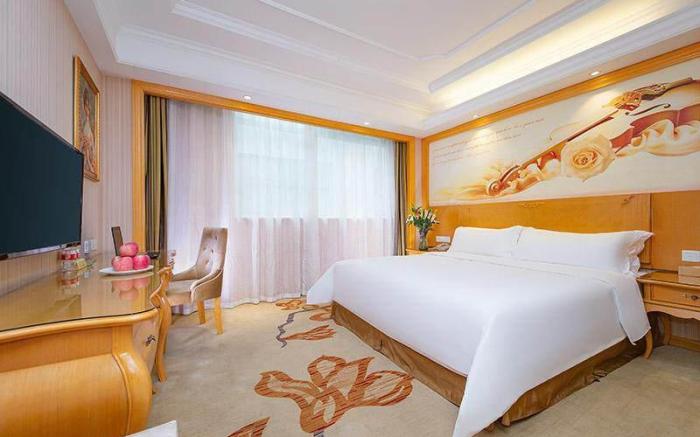 Vienna International Hotel Jingzhou High-speed Railway Station Fantawild