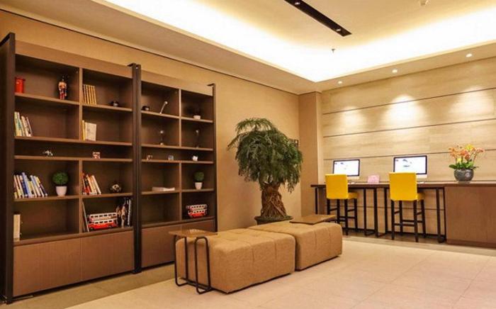 Home Inn Plus Dalian Development Zone Wanda Plaza Jinma Road