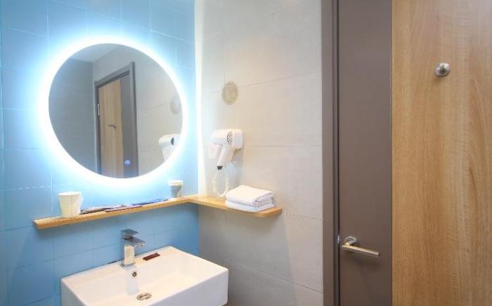 Home Inn Neo Changzhou Dinosaur Park Global Harbor Metro Station