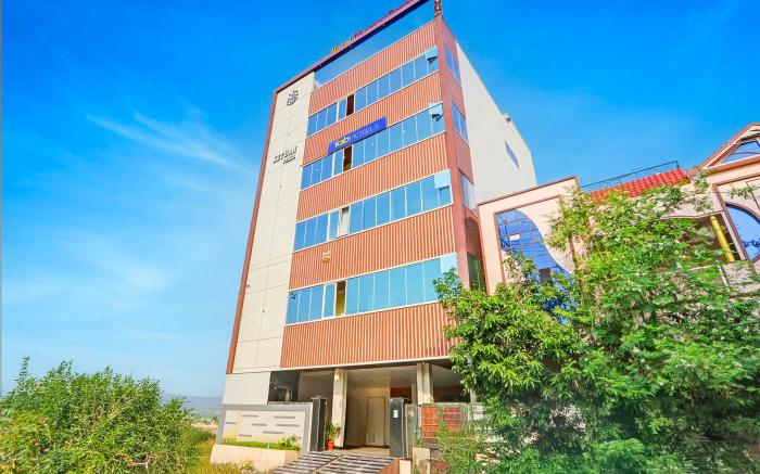 FabHotel Dharani Grand