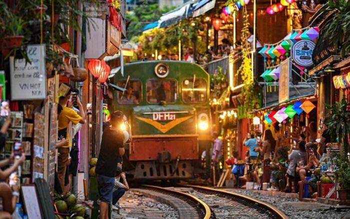 Brand new Studio - Near  Famous Hanoi Train Street