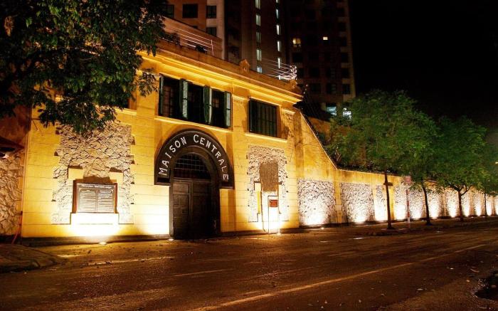 Brand new Studio - Near  Famous Hanoi Train Street