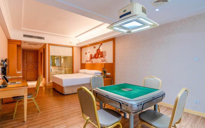 Vienna Hotel Xiangyang Ancient City Tanxi Road