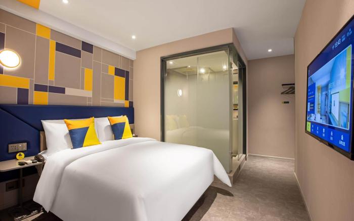 7 Days Inn Wuhan Hubu Alley Yellow Crane Tower Metro Station Yangtze River Bridge