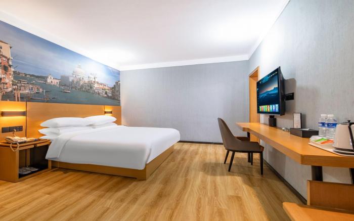 Vienna Classic Hotel Henan Nanyang Xinye Bus Station