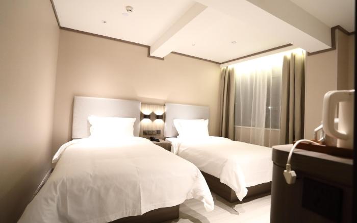 Home Inn Neo Ningbo Bund Bridge Metro Station Raffles City Plaza